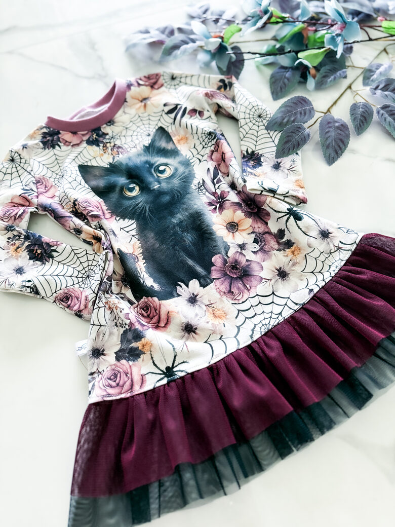 Kleita ar tilla volānu "Kaķis"