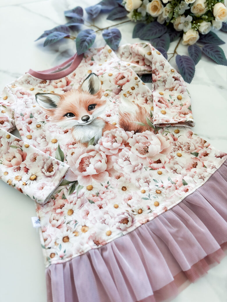 Kleita ar tilla volānu "Peoniju lapsiņa"