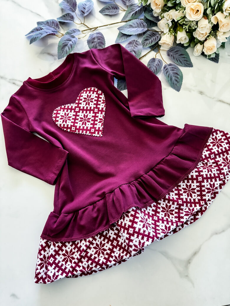 Kleita “Latviskā sirsniņa”