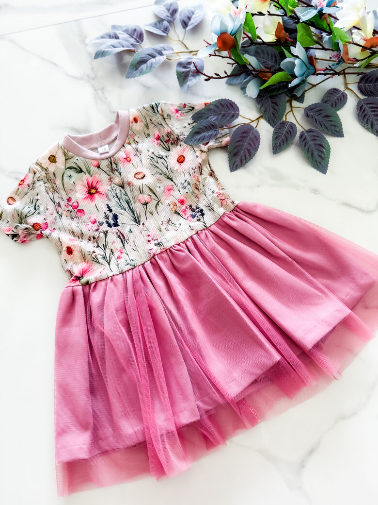 Kleita ar tillu "Ziedu pļava"