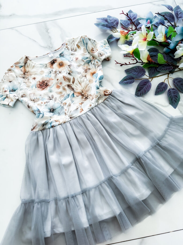 Kleita ar tillu "Bēšie ziedi"