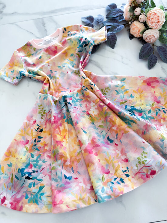 Sales griezuma kleita "Ziedu deja"