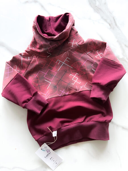 Džemperis ar augsto apkakli "Bordo spēka zīmes"